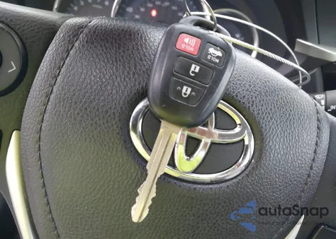 2016 Toyota Corolla Le z USA, uszkodzony, nr VIN 2T1BURHE0GC589522